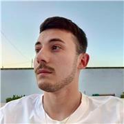 Laureato in Lettere Moderne offre lezioni in discipline umanistiche rivolte principalmente a studenti di scuole medie e superiori